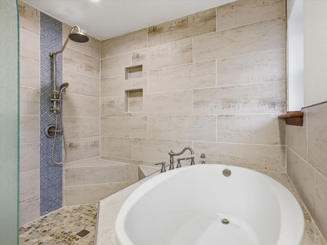 209 Valley View Court, Azle, TX 76020