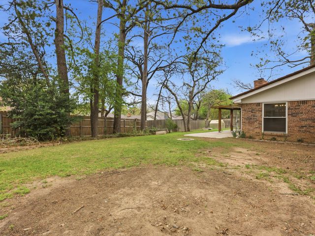 209 Valley View Court, Azle, TX 76020