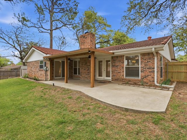 209 Valley View Court, Azle, TX 76020