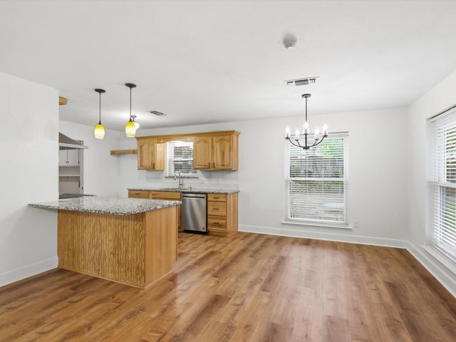 209 Valley View Court, Azle, TX 76020