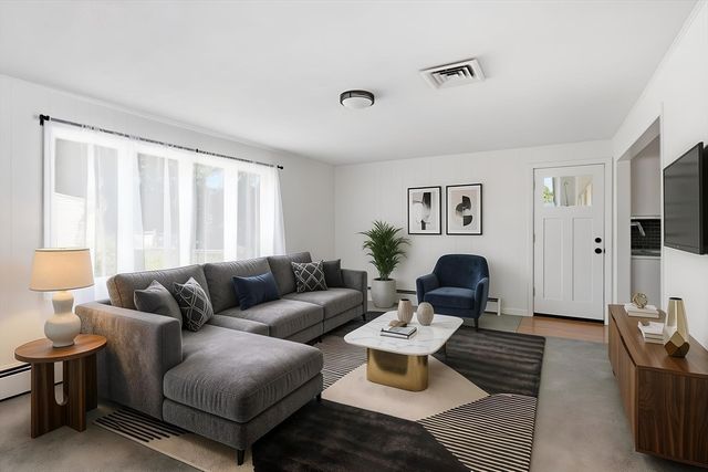 80 Lynnwood Dr, Longmeadow, MA 01106