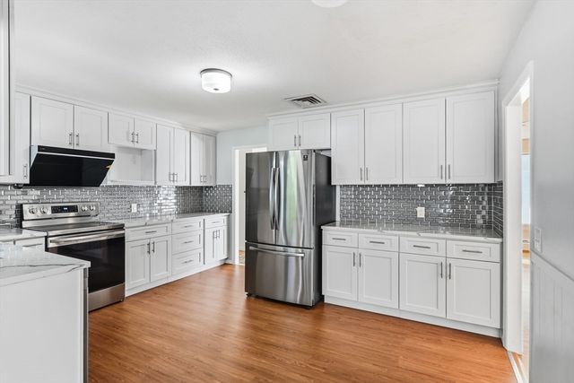 80 Lynnwood Dr, Longmeadow, MA 01106