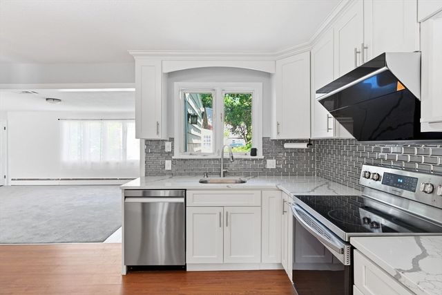 80 Lynnwood Dr, Longmeadow, MA 01106