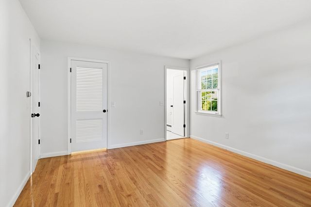 80 Lynnwood Dr, Longmeadow, MA 01106