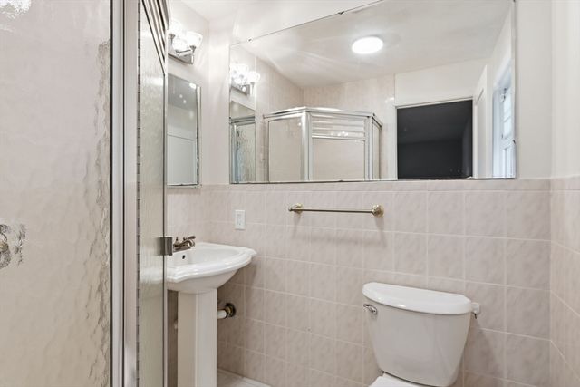 80 Lynnwood Dr, Longmeadow, MA 01106