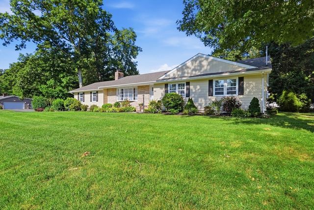 80 Lynnwood Dr, Longmeadow, MA 01106