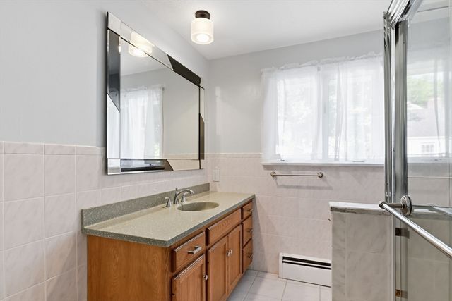 80 Lynnwood Dr, Longmeadow, MA 01106