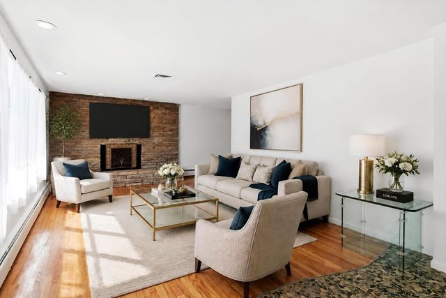 80 Lynnwood Dr, Longmeadow, MA 01106