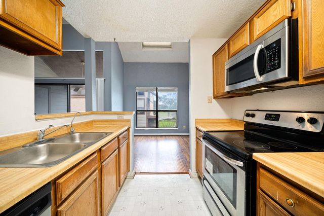 8359 Sands Point Drive 218, Houston, TX 77036