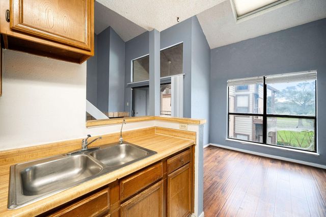 8359 Sands Point Drive 218, Houston, TX 77036