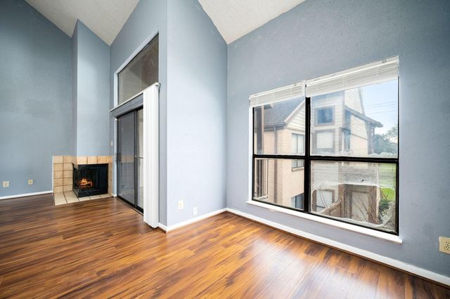 8359 Sands Point Drive 218, Houston, TX 77036