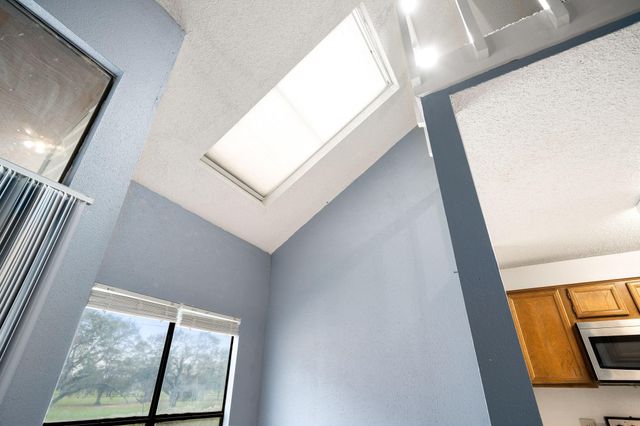 8359 Sands Point Drive 218, Houston, TX 77036