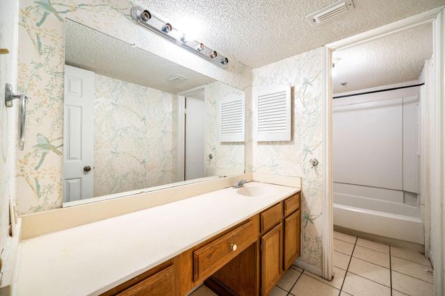 8359 Sands Point Drive 218, Houston, TX 77036