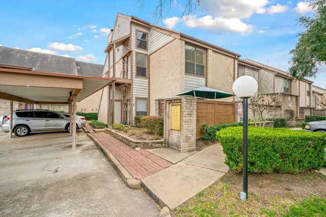 8359 Sands Point Drive 218, Houston, TX 77036