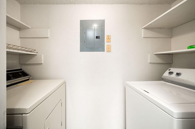 8359 Sands Point Drive 218, Houston, TX 77036