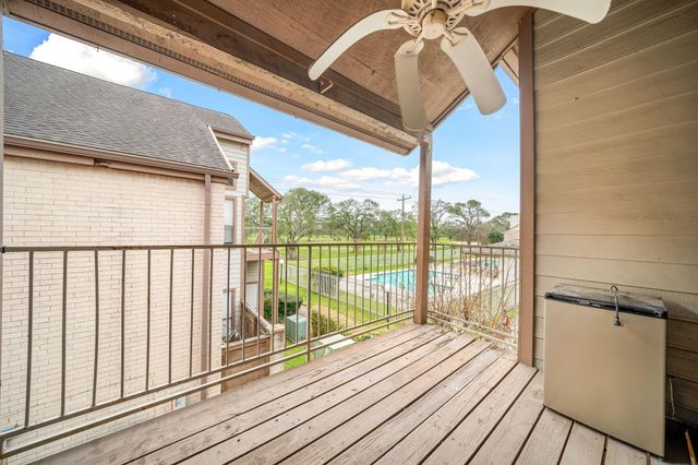 8359 Sands Point Drive 218, Houston, TX 77036