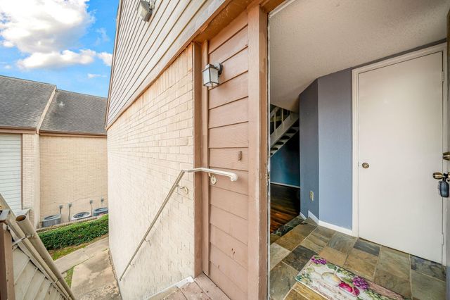 8359 Sands Point Drive 218, Houston, TX 77036