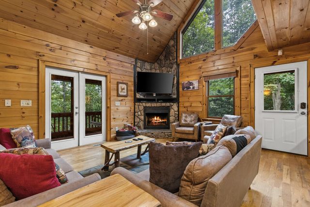 123 Lone Oak Drive, Blue Ridge, GA 30513