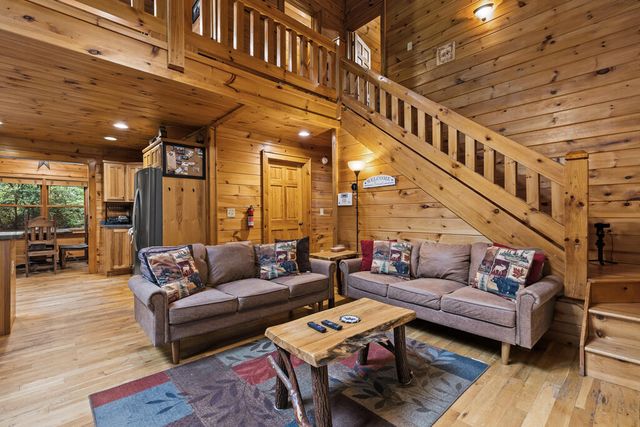 123 Lone Oak Drive, Blue Ridge, GA 30513