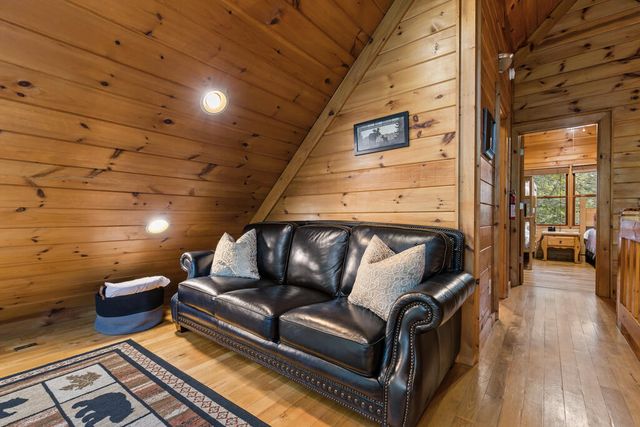 123 Lone Oak Drive, Blue Ridge, GA 30513