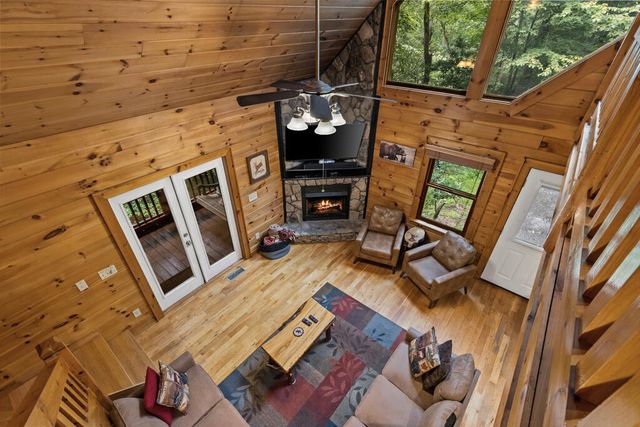 123 Lone Oak Drive, Blue Ridge, GA 30513