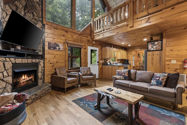 123 Lone Oak Drive, Blue Ridge, GA 30513