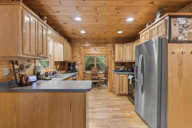 123 Lone Oak Drive, Blue Ridge, GA 30513