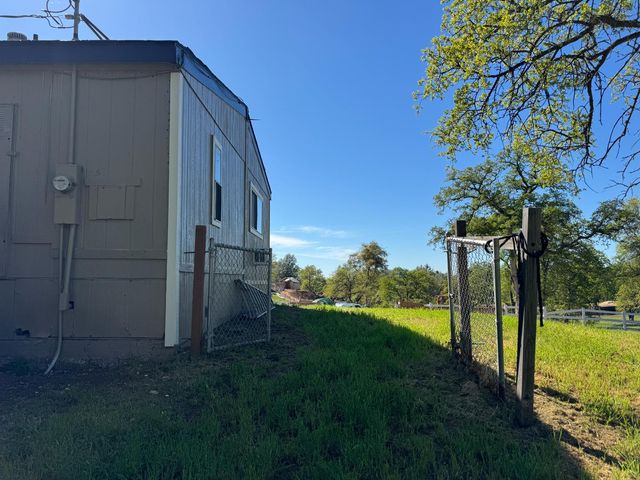 13600 Pino Ct, La Grange, CA 95329