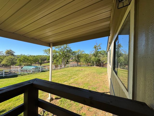 13600 Pino Ct, La Grange, CA 95329