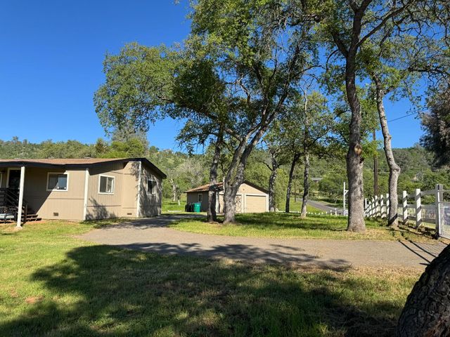 13600 Pino Ct, La Grange, CA 95329