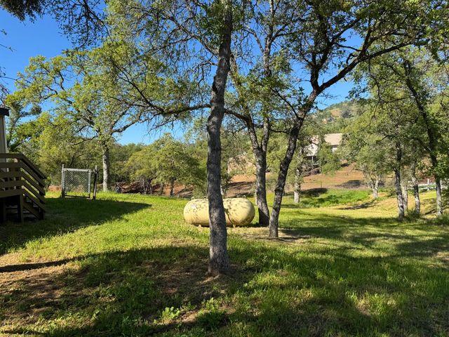 13600 Pino Ct, La Grange, CA 95329