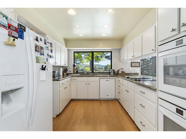 20307 Ne INTERLACHEN Ln, Fairview, OR 97024