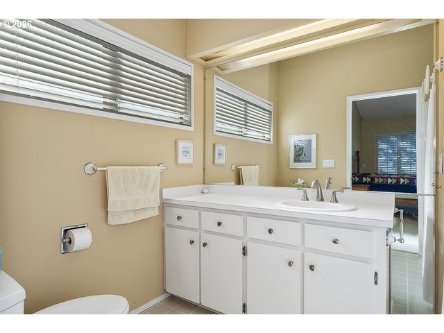 20307 Ne INTERLACHEN Ln, Fairview, OR 97024