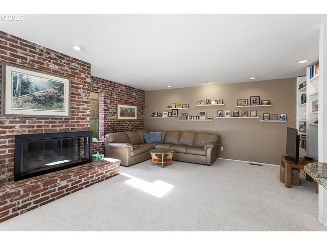 20307 Ne INTERLACHEN Ln, Fairview, OR 97024