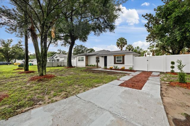 8730 N CALDER PLACE, Tampa, FL 33604