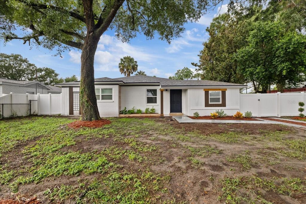 8730 N CALDER PLACE, Tampa, FL 33604