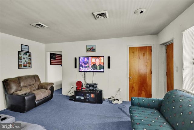 2520 PENN AV, Reading, PA 19609