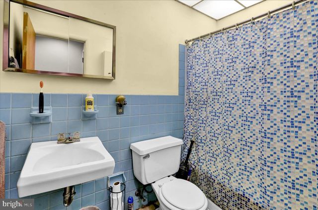 2520 PENN AV, Reading, PA 19609