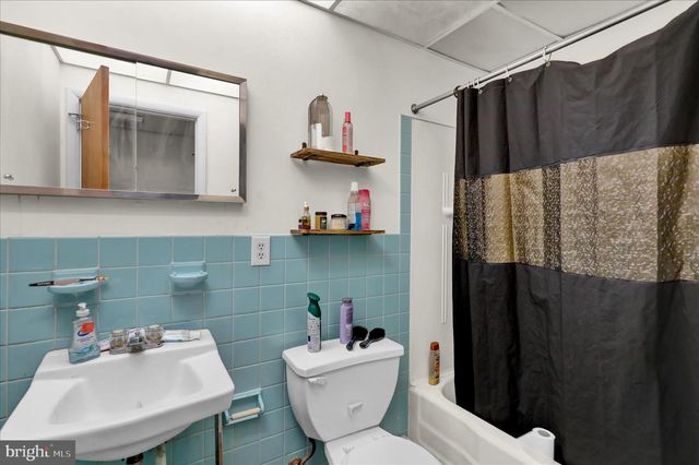 2520 PENN AV, Reading, PA 19609