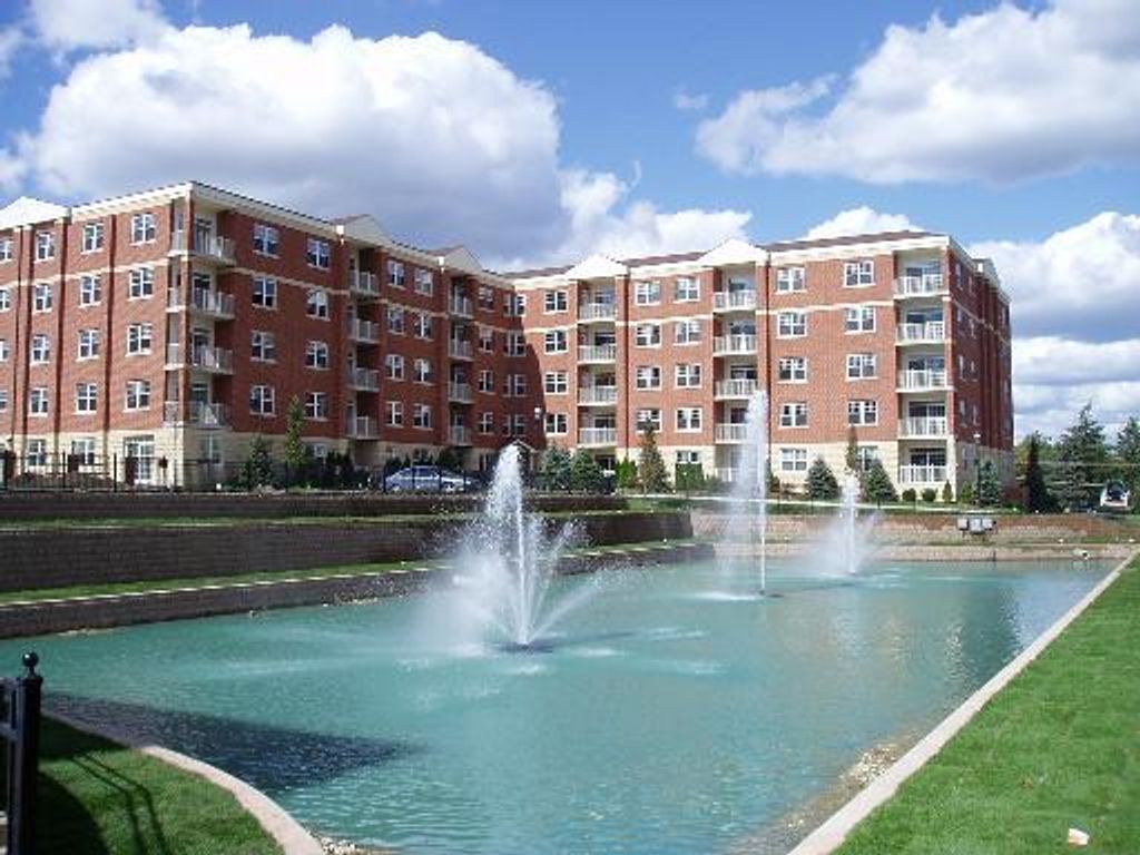 1 Itasca Place 403, Itasca, IL 60143