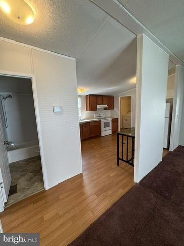 56 COOL BREEZE, Middle River, MD 21220