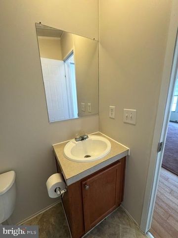 56 COOL BREEZE, Middle River, MD 21220