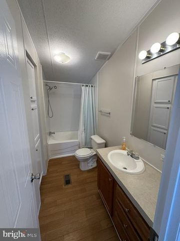 56 COOL BREEZE, Middle River, MD 21220