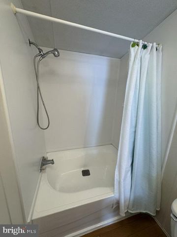 56 COOL BREEZE, Middle River, MD 21220