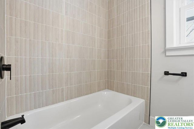 1652 Pleasant View Road, Lower Saucon Twp, PA 18015