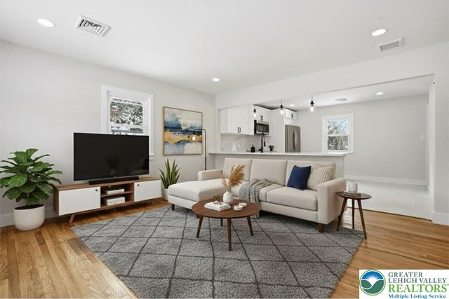 1652 Pleasant View Road, Lower Saucon Twp, PA 18015