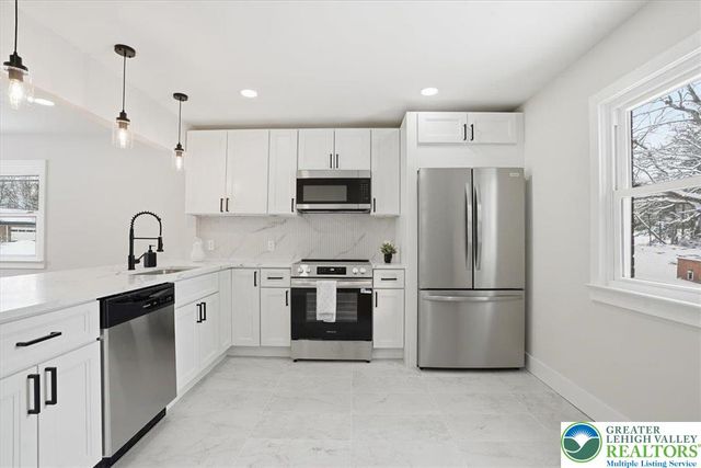 1652 Pleasant View Road, Lower Saucon Twp, PA 18015