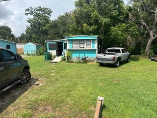 2725 Shady Creek Lane, Oyster Creek, TX 77541