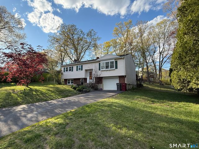 67 Gail Drive, Naugatuck, CT 06770