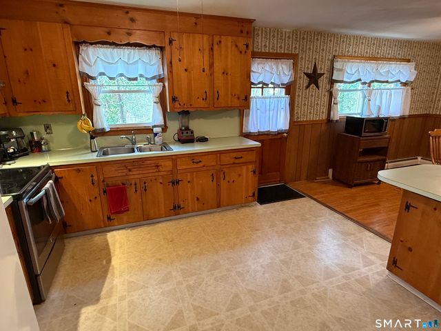 67 Gail Drive, Naugatuck, CT 06770